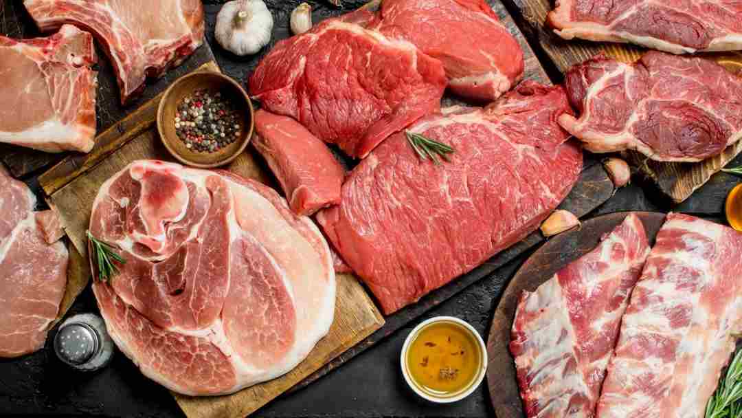 Cần chọn loại thịt chất lượng, đặc biệt là phần thịt thăn, mông, vai 