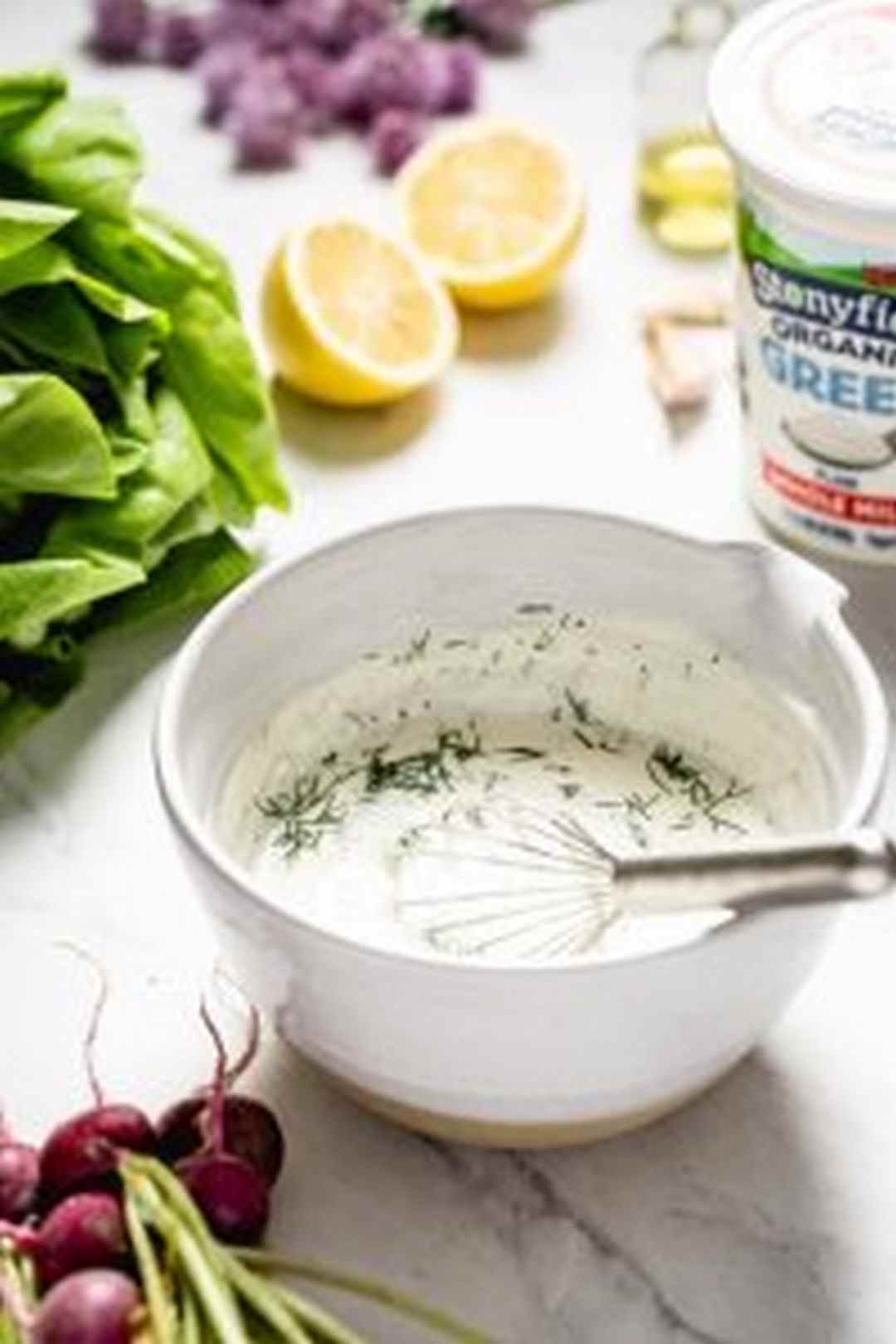 “Biến tấu” trong 5 phút với salad sữa chua Hy Lạp