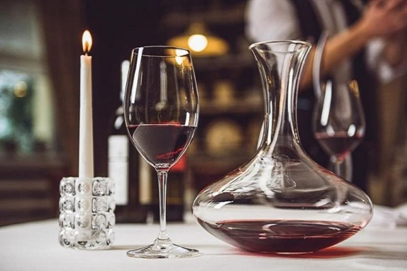 decanter là một bước tiến tự nhiên và hợp lý khi uống rượu